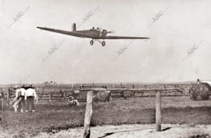 El piloto Fernando Flores Solis, Aterrizando en Tablada