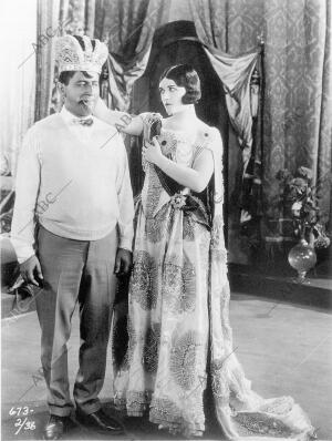 Pola Negri y Ernest Lubitch en el rodaje de La " la frivolidad de una Dama"