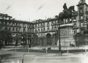 La Plaza Mayor de Madrid, con árboles