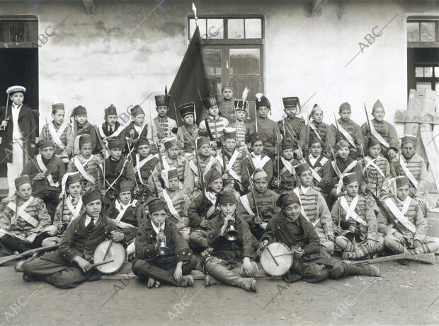 Niños que representaron la Zarzuela "El Sacristán de la aldea" en la fiesta...