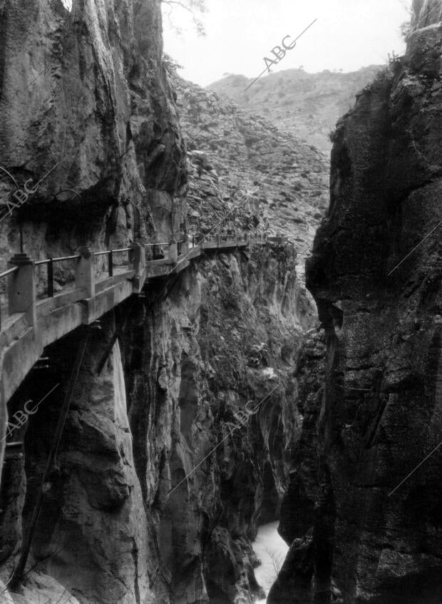 Entre los municipios de Ardales, Álora y Antequera discurre el desfiladero,...