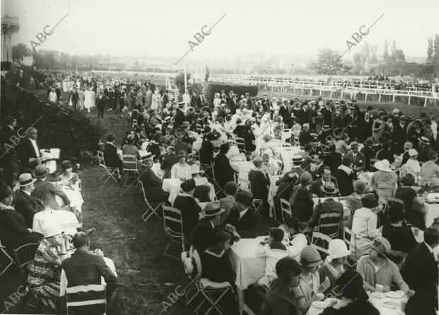 Ambiente en el Hipódromo de la Castellana