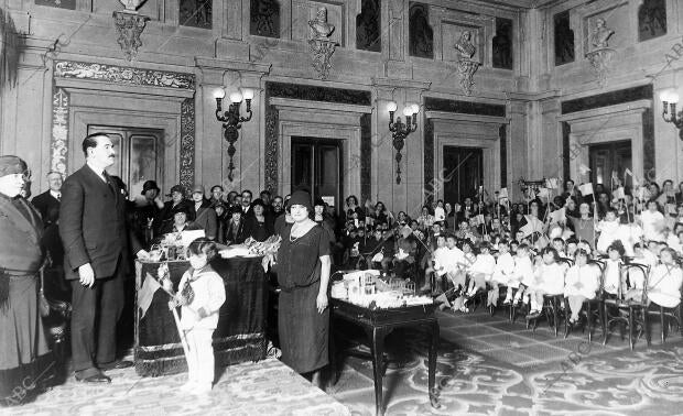 En el ayuntamiento reparto de Premios del Comite de higiene popular Verificado...