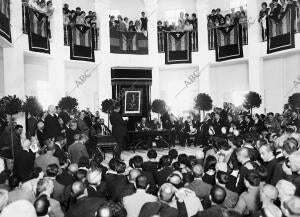 El jefe del Gobierno (X) Presidiendo la solemne inauguración del grupo escolar...