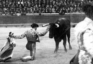 Agüero Rematando un quite en el primer Toro de los Lidiados en la plaza de vista...