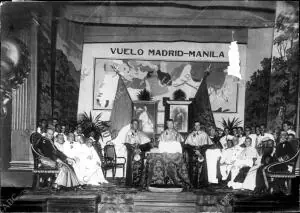 Los Señores Loriga (A) y Gallarza (B), en la Universidad Pontificia, con el...