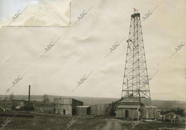 Ajo (Santander). Agosto de 1926. Instalación en los terrenos petrolíferos