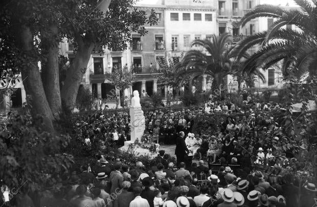 Descubrimiento del busto Erigido al ilustre ingeniero de Montes D. Ricardo...