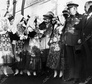 Viaje del general primo de Rivera A Salamanca - al llegar A la estación de...