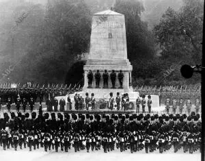 Solemne acto inaugural del monumento Erigido A la memoria de los 15