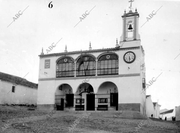 Vista general del ayuntamiento del pueblo Gerena (Sevilla)