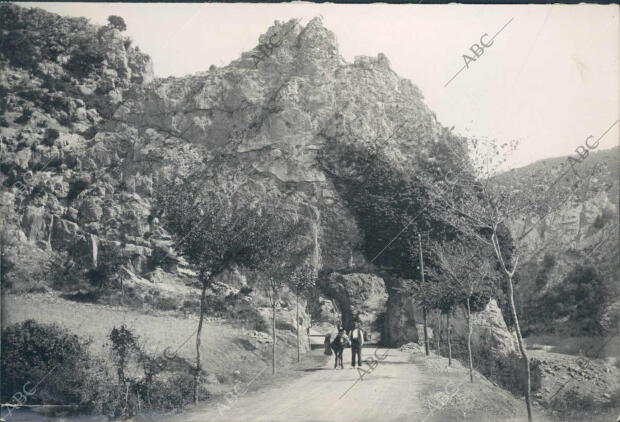 Camino de Ansó. Entrada A La "Foz de Binies"