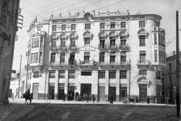 El Colegio Mayor de la Universidad y residencia de estudiantes, primero de los...