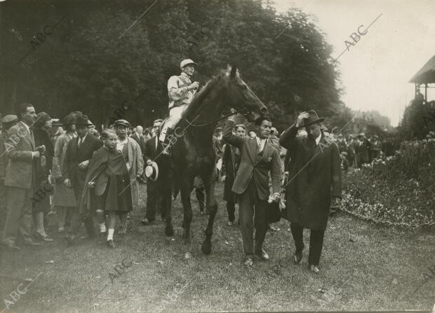 Carreras de caballos en el hipódromo de Aranjuez