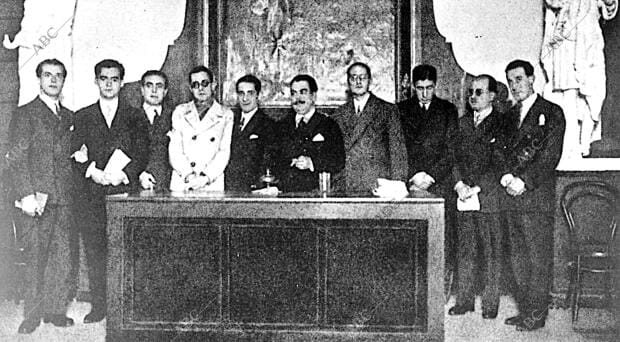Homenaje A Góngora en el ateneo de Sevilla en 1927 - de izquierda A Derecha,...