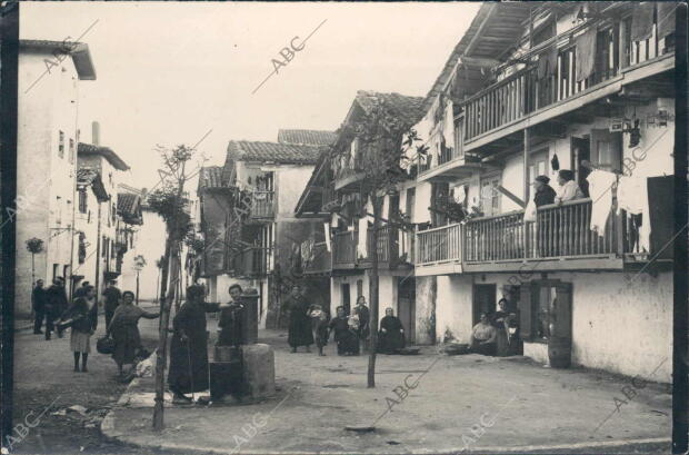 Barrio de la marina con las Casas Típicas de Pescadores en Fuenterrabia