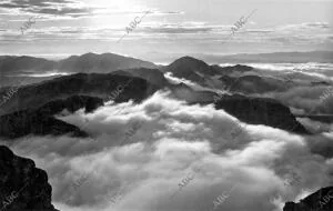 Impresionante vista Aérea de la montaña de Montserrat