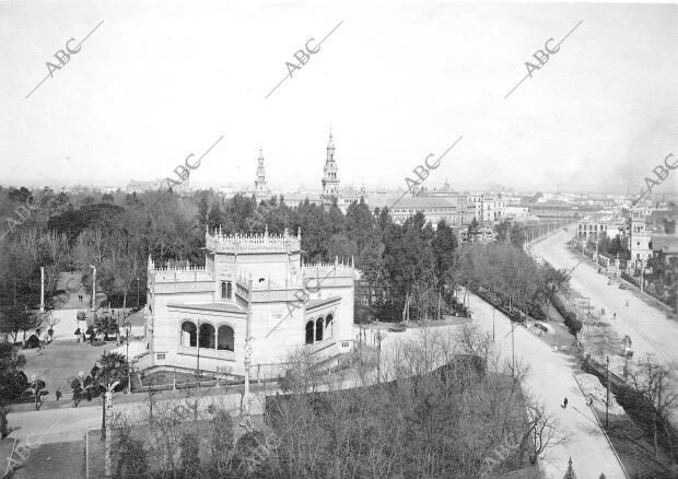 Pabellón Real. Torres de la plaza de España