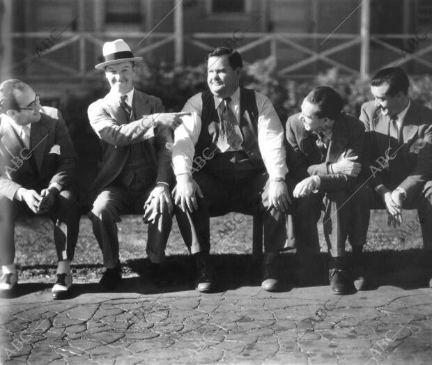 Edgar Neville, Oliver Hardy y Stan Laurel (el gordo y el flaco en España),...