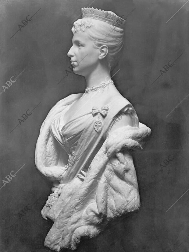 Busto de la Reina María Cristina Realizado por Querol