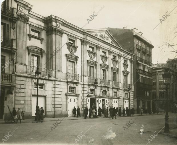 Fachada principal del Teatro Español