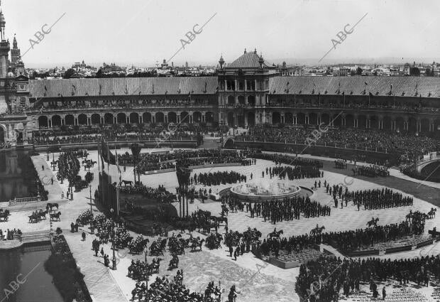 Acto de inauguración de la exposición Iberoamericana de 1929 en Sevilla