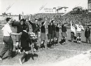 Alineación:Zamora, Quesada, Quincoces I, Goiburu, Marculeta, Padrón, José Mª