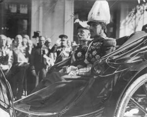 El Rey D. Alfonso Xiii, A su Llegada A Madrid