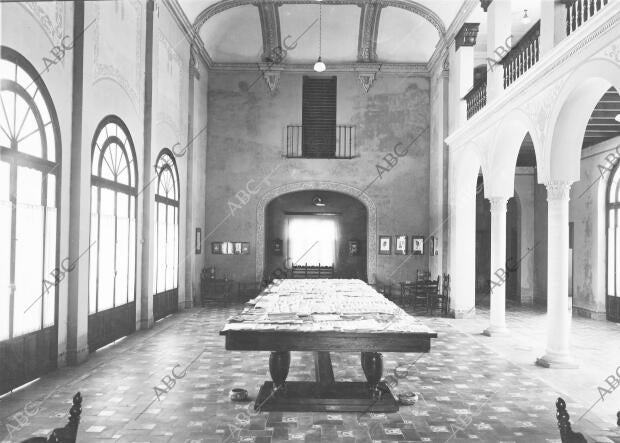 Salón de lectura y Tertulia (Abc Nº 8409)