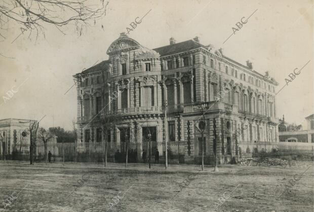 Palacio de Bailén, conocido también como Palacio de Portugalete, entre la Puerta...