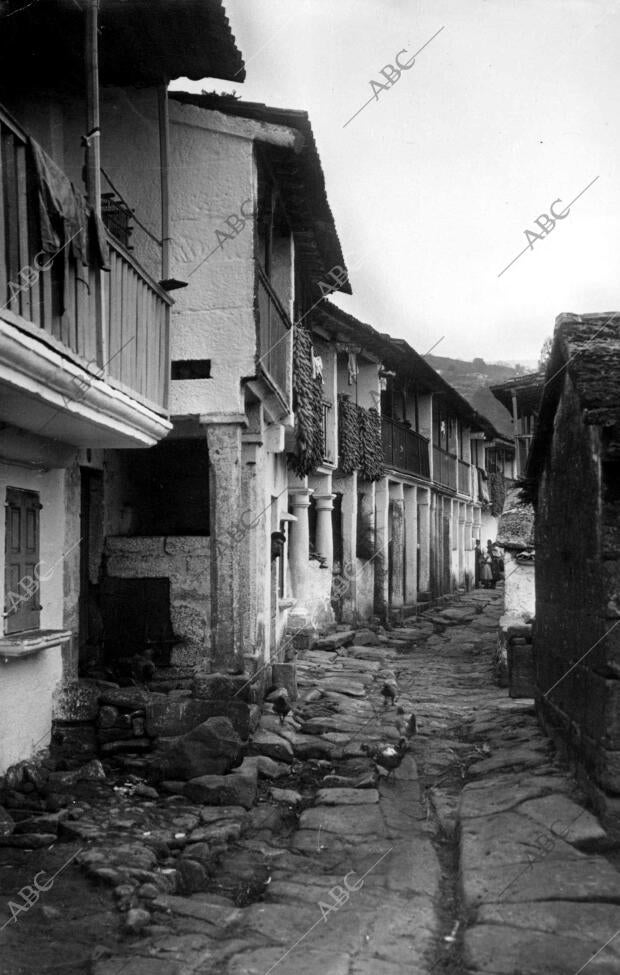 Combarro (Pontevedra), 1930 (CA.). Una calle de Combarro