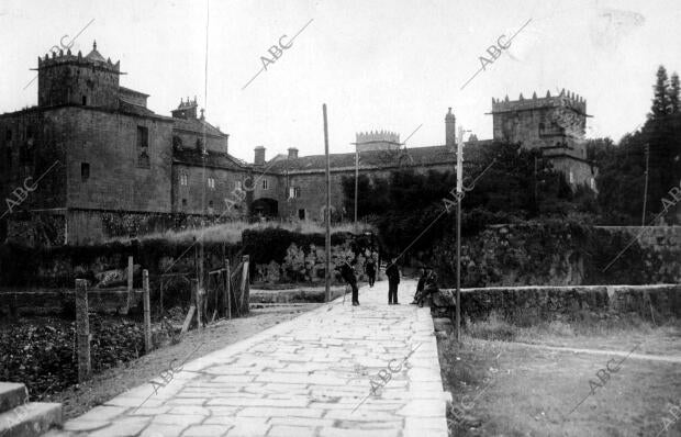 Paso de vista alegre del pueblo Villagarcia de Arosa (Pontevedra)