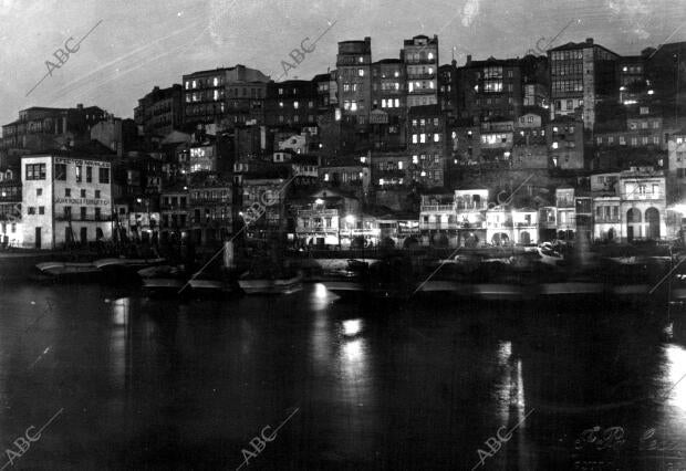 El barrio de Pescadores de la ribera de Berbés en plena Noche (Pontevedra)
