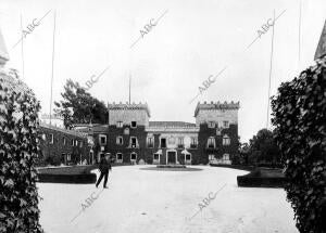 Vista del palacio de Pazos de Castrelo, Perteneciente al Marques de Mos y...