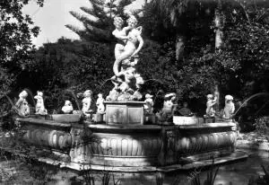 Fuente de las Sirenas en los Jardines de El Retiro