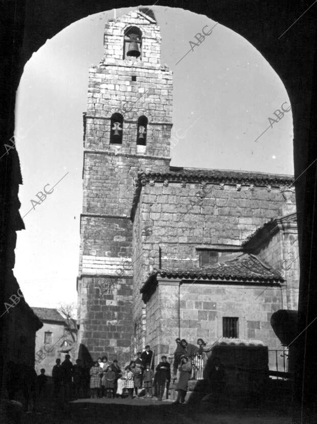 Vista parcial de la iglesia de Torrelobaton (Valladolid)
