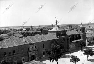 Vista de la plaza y el ayuntamiento de Olmedo (Valladolid)