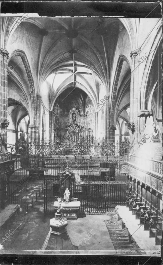 Interior de la iglesia magistral de Alcalá de Henares