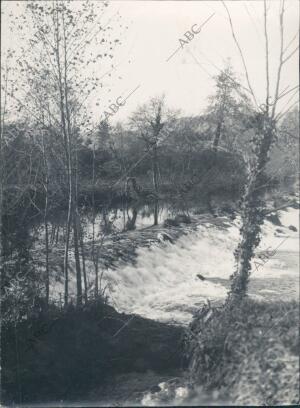 Paisaje de Noya en el que Aparece el río traba