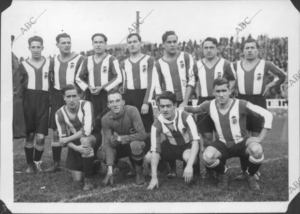 El Racing de Santander, subcampeón de la temporada 1929-1930 tras derrotar al...