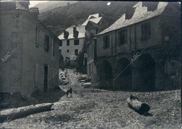 Vista de una calle de Viella (Lérida)