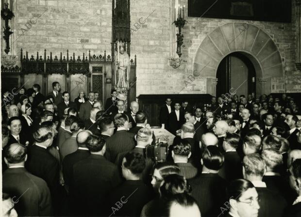 Recepción en el salón de ciento del Ayuntamiento