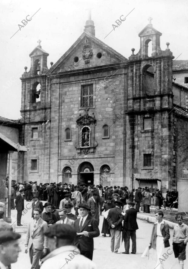 Iglesia del Carmen al la salida de las Funciones Religiosas Celebradas por las...