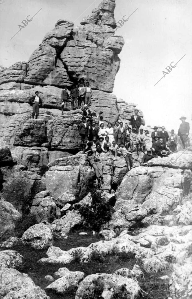 Excursión de unos Alumnos del Instituo al torcal de Antequera (Málaga)