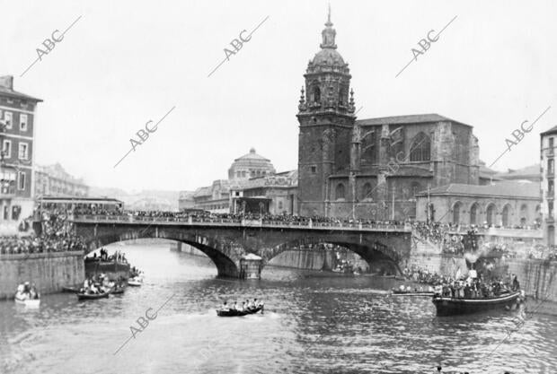 La ria de Bilbao en una imagen de los años treinta del siglo XX