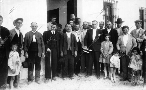 Las Autoridades y Otras Personalidades que Asistieron A la inauguración del...