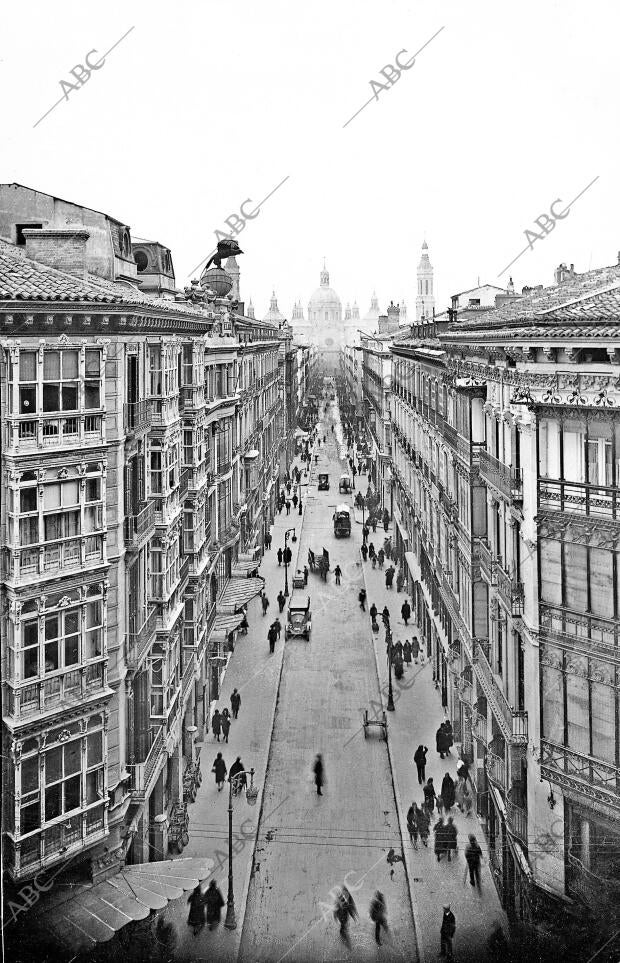 Calle Alfonso con la basílica del Pilar al fondo en 1931