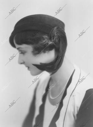 En la Imagen, sombrero de 1931, modelo de jane France