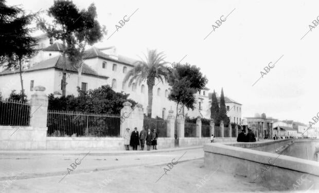 Jardines del seminario de San Pelagio, donde estuvo, según la leyenda, la casa...