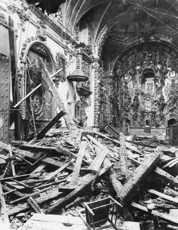 Interior de la bellísima capilla de san José, de Sevilla, monumento Nacional,...